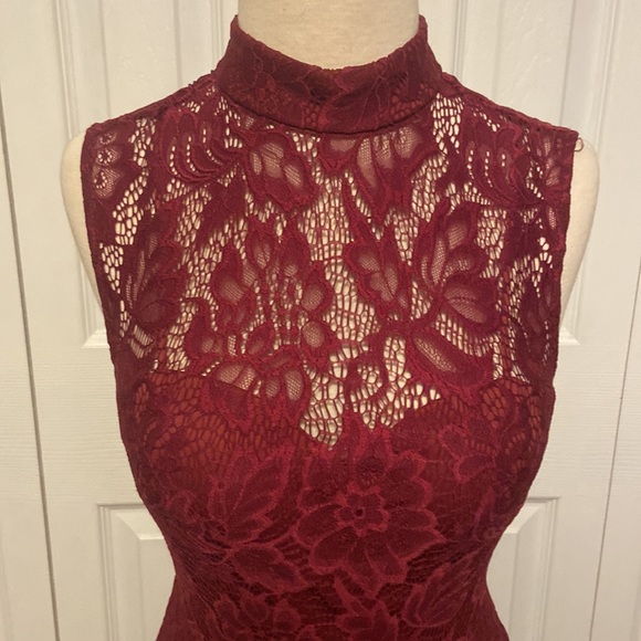 Red lace gown size 2 - Picture 2 of 10